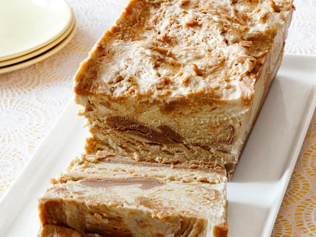 Semifreddo mit Bananeneis und Erdnussbutter