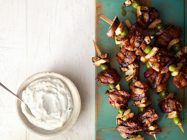 Lamm und Artischocken mit Joghurt-Dip