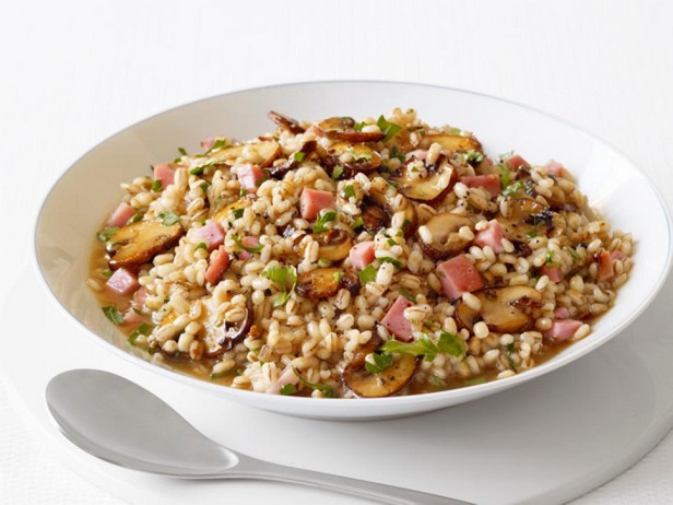 Gerstenrisotto mit Pilzen und Schinken
