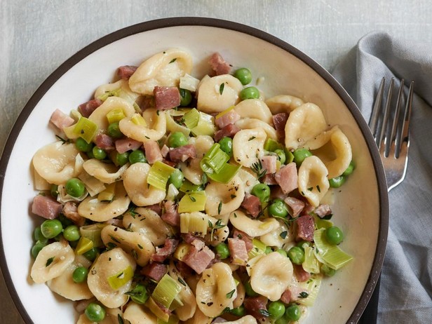 Orecchiette mit Schinken und Lauch