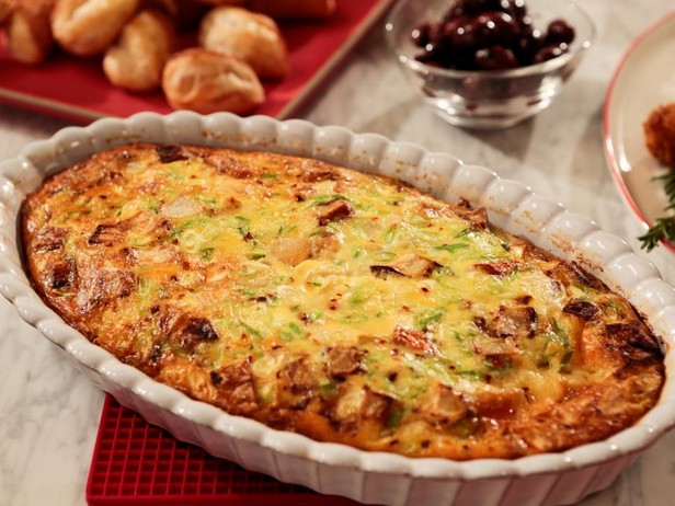 Auflauf mit Käse und Schinken