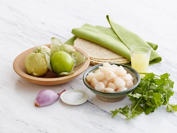 Ceviche mit Jakobsmuscheln und mexikanischen Tomaten