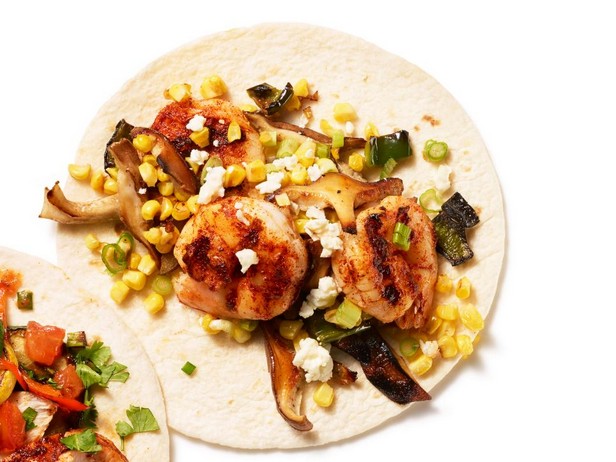 Fajitas mit Garnelen, Pilzen und Mais