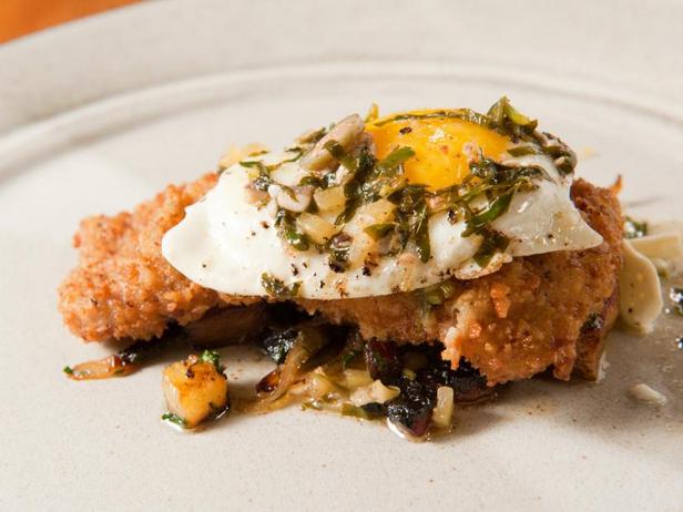 Zubereitung - Wiener Schnitzel mit Zitronen-Limetten-Butter, Paprika und Rührei