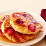 Erdbeerpfannkuchen mit hausgemachtem Sirup