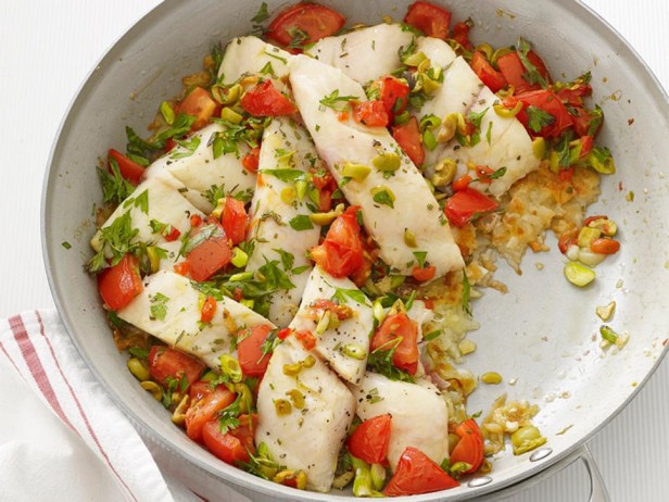 Tilapia mit geriebenen Kartoffeln gebacken