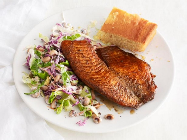 Gebratener Tilapia mit Bohnensalat