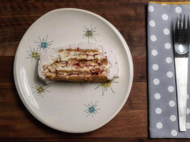 Kuinka tehdä - Mansikkajäätelökakku mustapippurilla