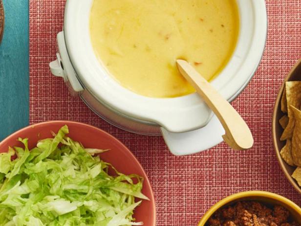 Wie man Chili con Queso im Slow Cooker zubereitet
