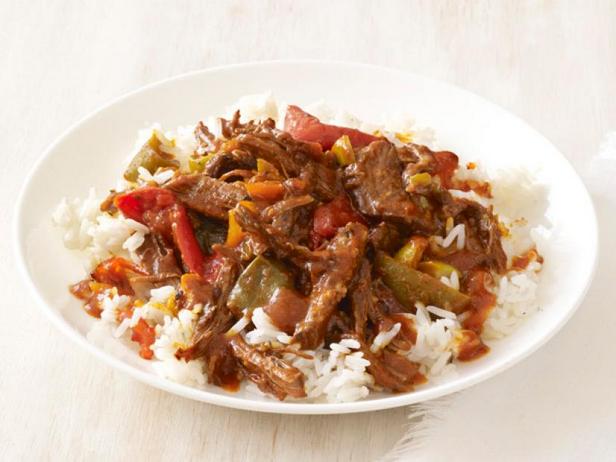So kocht man Rindersteak im Slow Cooker