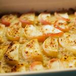 Süßkartoffelauflauf mit Äpfeln und Lauch