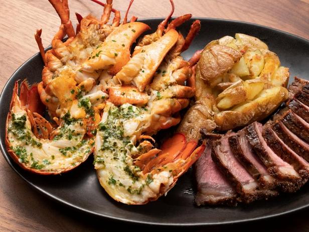 Zubereitung - Steak und Hummer mit Kräuterbutter und in Entenfett gebratenen Kartoffeln