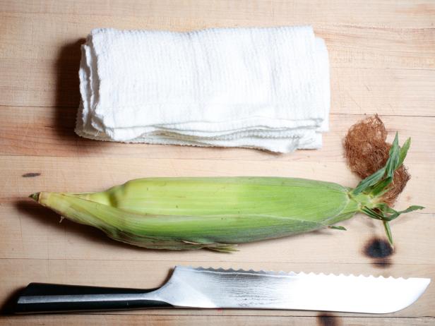 Verwenden Sie ein gezahntes Messer.