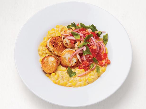 Gebratene Jakobsmuscheln mit Sahne-Mais