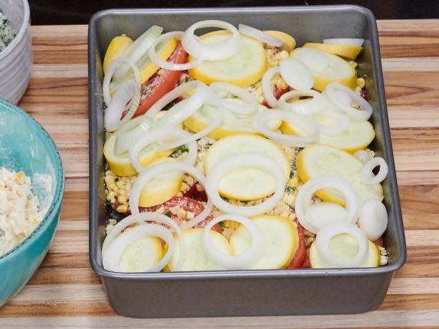 Gemüseauflauf mit Käsekruste