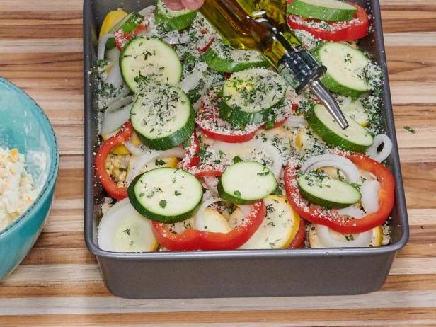 Gemüseauflauf mit Käsekruste