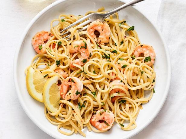 Wie man klassische Garnelen-Scampi zubereitet