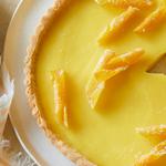 Tarte mit Zitronencreme und hausgemachten kandierten Früchten