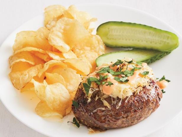 Wie man Mini-Reuben-Hackbraten zubereitet