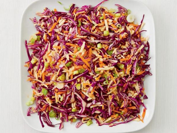 Wie man Miso-Krautsalat zubereitet