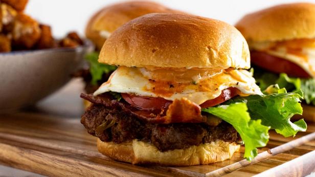 Wie man Chorizo-Burger zubereitet