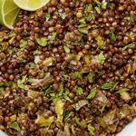 عدس حار مع الكراث