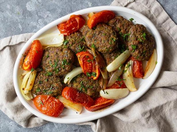 Zubereitung - Tomaten-Kyufta vom Backblech