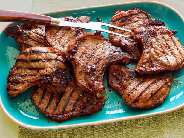 Einfach gegrillter Schweinelendenbraten