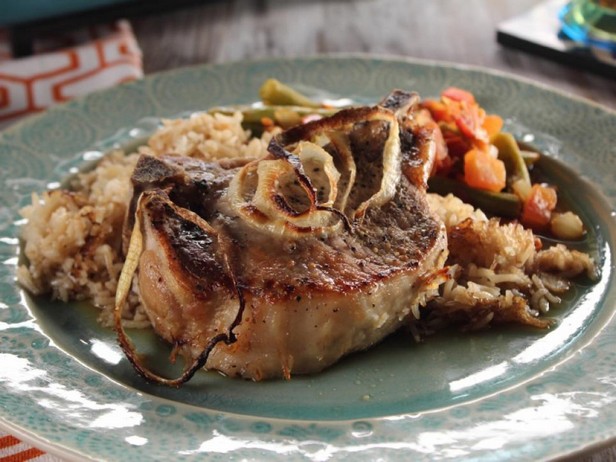 Schweinekoteletts mit Reis