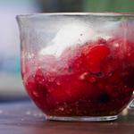 Beeren-Crumble im Becher