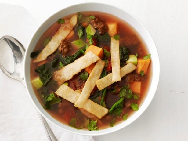 شوربة البطاطا الحلوة المكسيكية مع الكوريزو