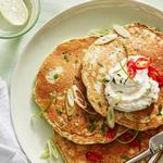 Pfannkuchen mit Kräutern, Ricotta und würziger Butter