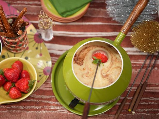 So bereiten Sie ein schnelles weißes Schokoladenfondue zu