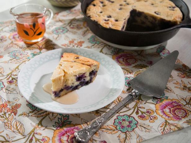 Ohje - Kuohkea mustikkapannukakku - Pannukakkutaikina