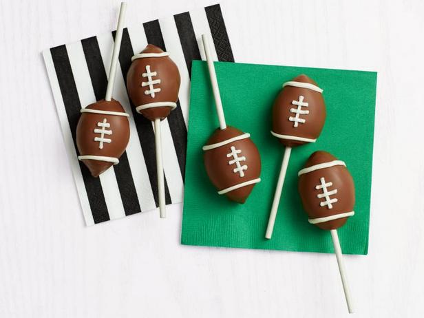 Πώς να φτιάξετε cake pops με μπάλα ποδοσφαίρου