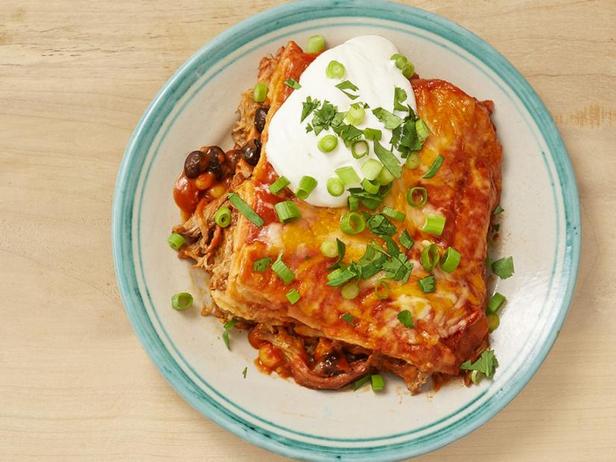 Wie man Pulled Pork Enchilada-Auflauf zubereitet