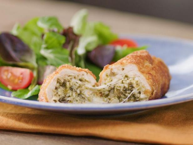 Zubereitung - Knusprige Hähnchen-Röllchen mit Artischocken und Pesto