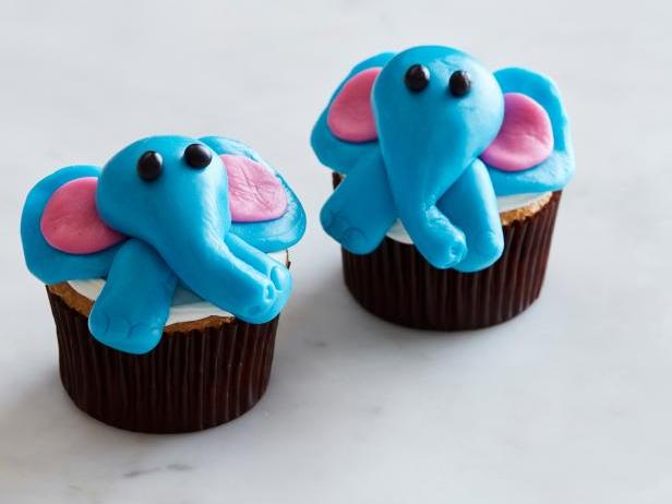 Ohje - Vaahtokarkkipohjaisten fondant-elefanttien valmistus