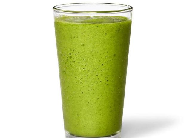 So bereiten Sie einen gesunden grünen Smoothie zu