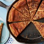 Riesige Snickerdoodle-Kekse in der Pfanne