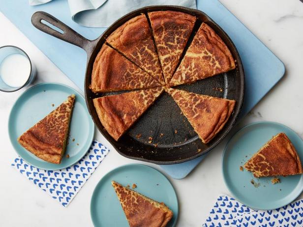 Wie man riesige Snickerdoodle-Kekse in einer Pfanne zubereitet