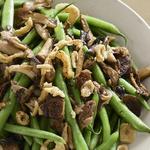 Grüne Bohnen mit gebratenen Champignons