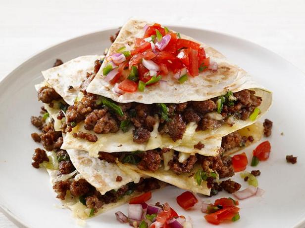 Wie man eine Fleisch-Quesadilla zubereitet
