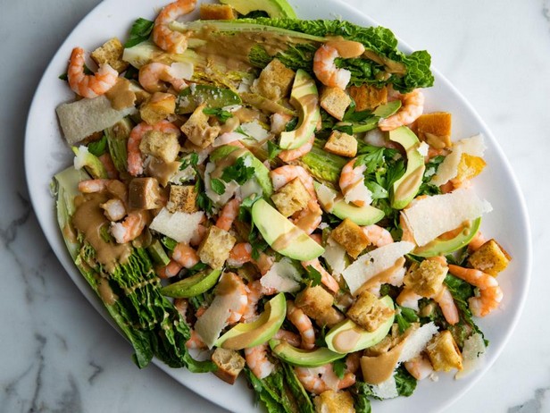 Caesar-Salat mit Garnelen