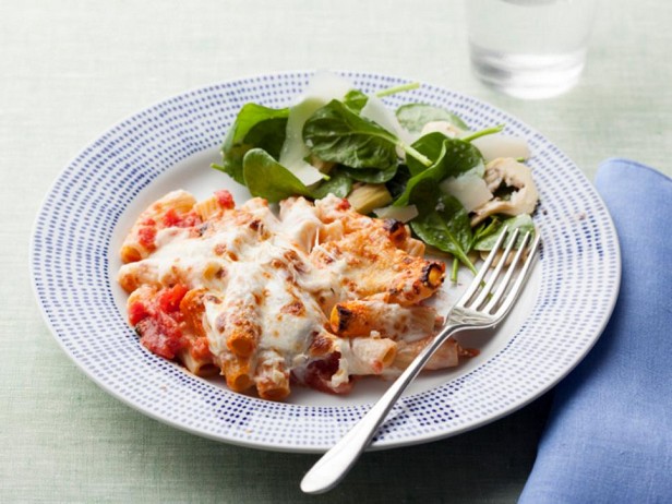 Ziti-Nudeln mit Käse und Soße
