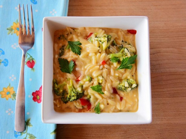 Orzotto mit Brokkoli und Cheddar