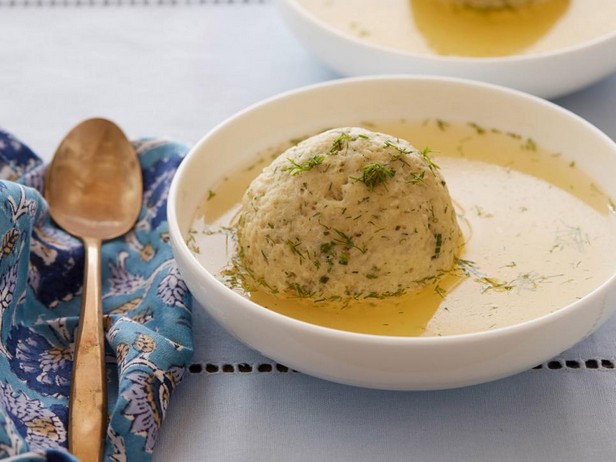 Matzeknödelsuppe