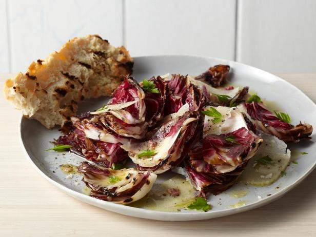 Zubereitung - Gegrilltes Bittergemüse mit gehobeltem Parmesan