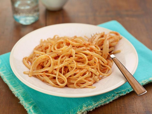 Pasta al sugo Romesco