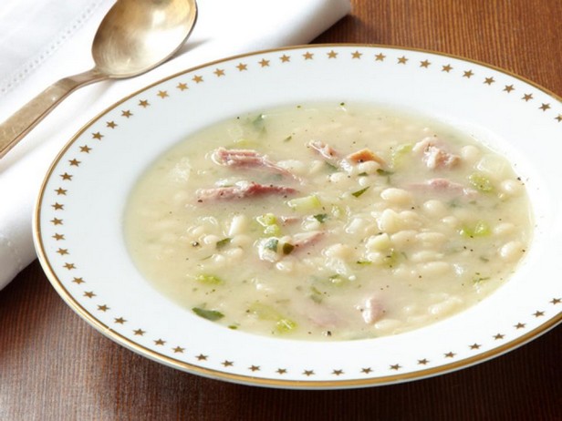 Zuppa di fagioli dalla mensa del Senato